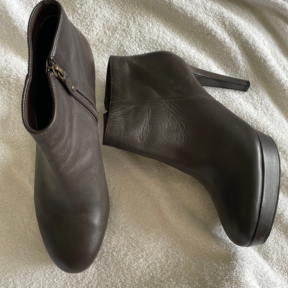 Rockport new women size 9 Janae Ladies Brown Leather High Heel Ankle Boot K58877